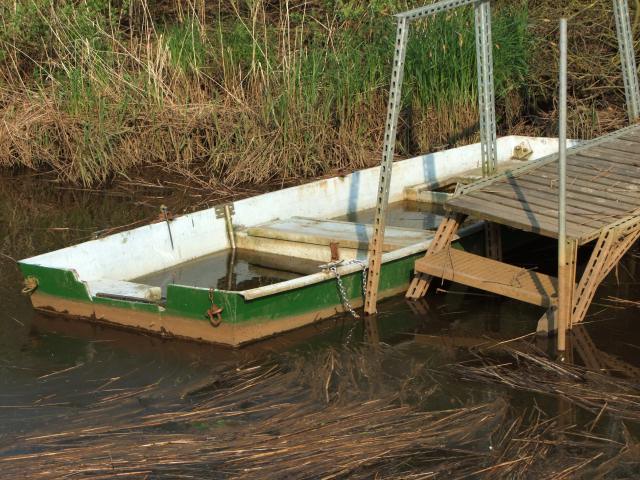 ... offenbar für Boote, die Wasser transportieren.