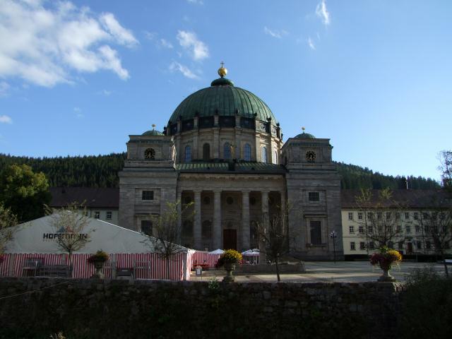 ... um einen besseren Blick auf den Dom zu erhaschen.