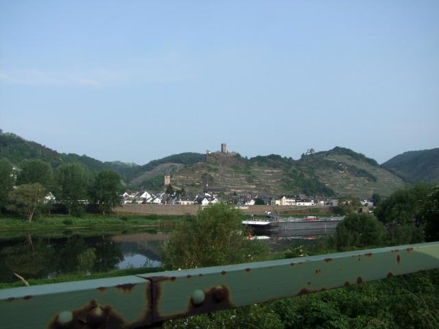 Die empfing uns gleich mit Ruinen ...