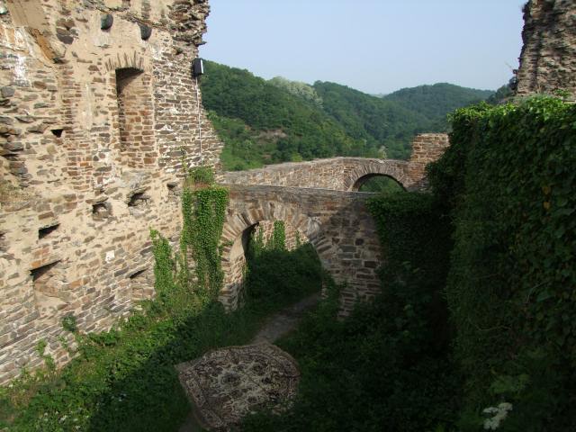 ... samt Teppich ...