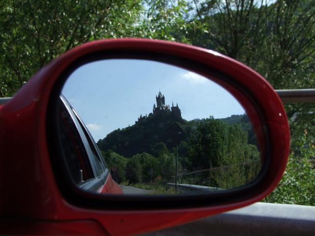 ... entdeckten wir in Cochem zur intakten Burg ...