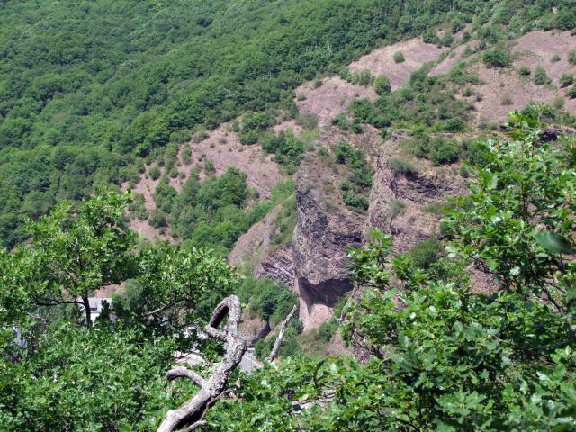 ... tolle Ausblicke u.a. auf Felsen und ...