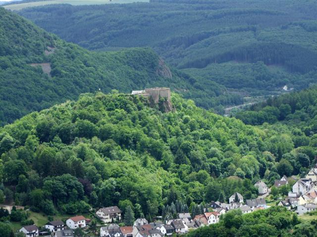 Von dort aus hat man einen Blick auf die Kyrburg ...