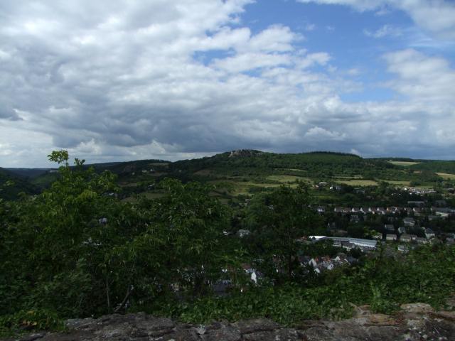 Von dort aus blickt man auf die genannten ...